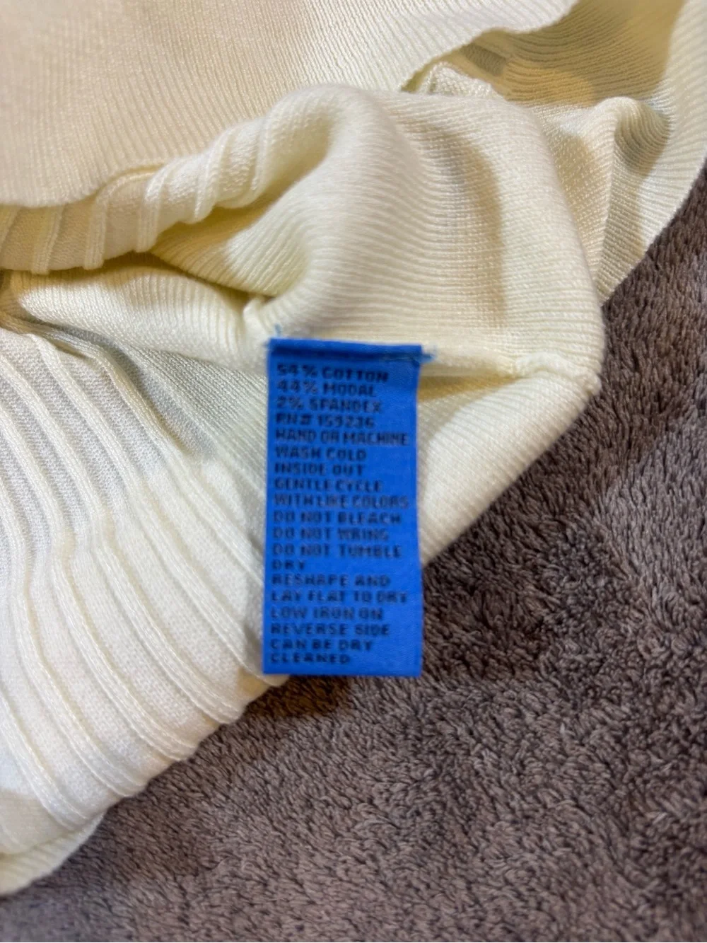 J McLaughlin Cream Ribbed V-Neck Sweater Womens XS Long Sleeve